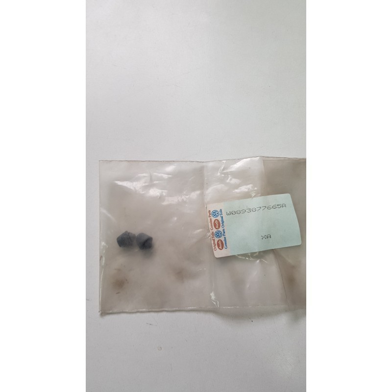 893877665A 893877665A